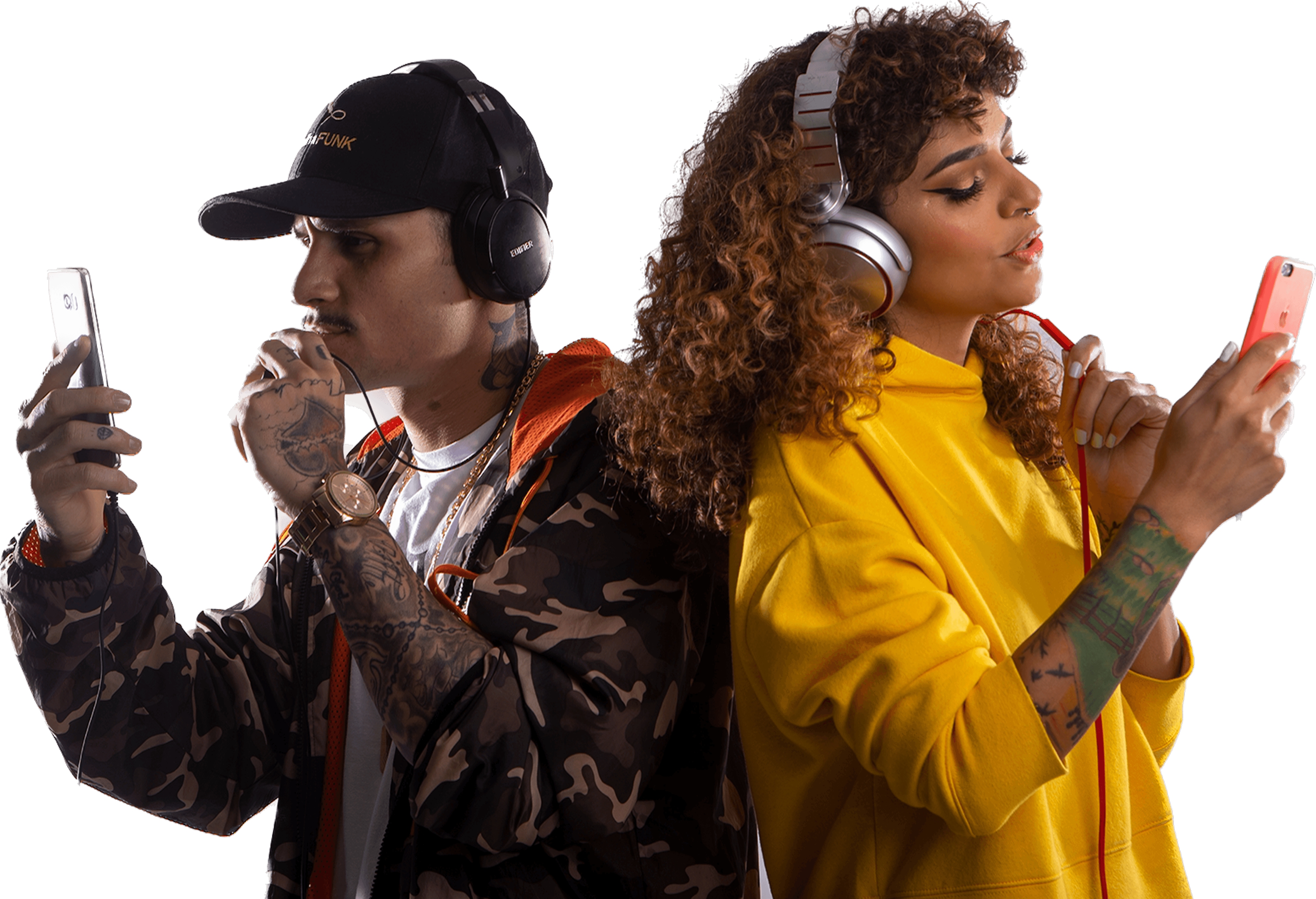 Artistas Murb usando fones de ouvido